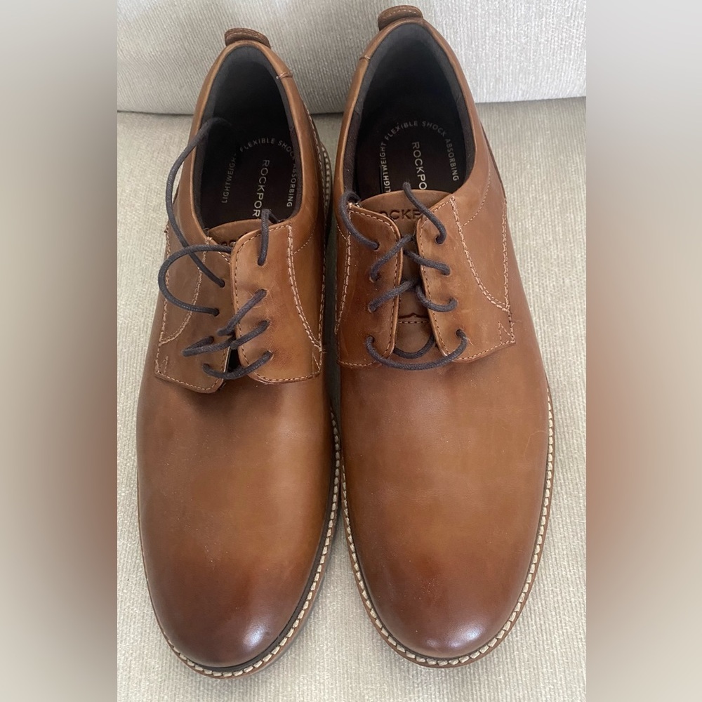 Like new Rockport Men’s Leather Shoes. Size 11M.